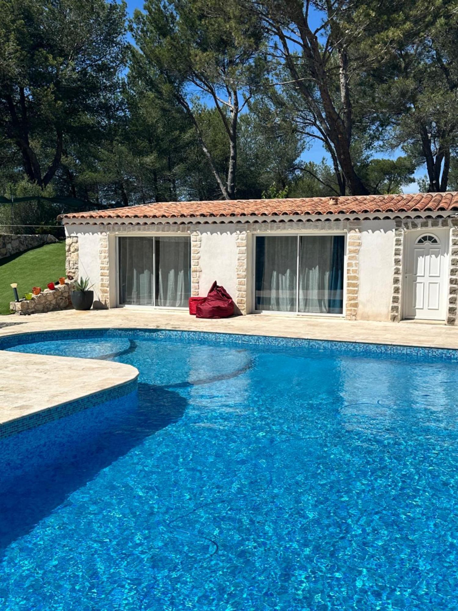 Jolie Maison Avec Vue Sur Piscine Bouc-Bel-Air Exterior foto